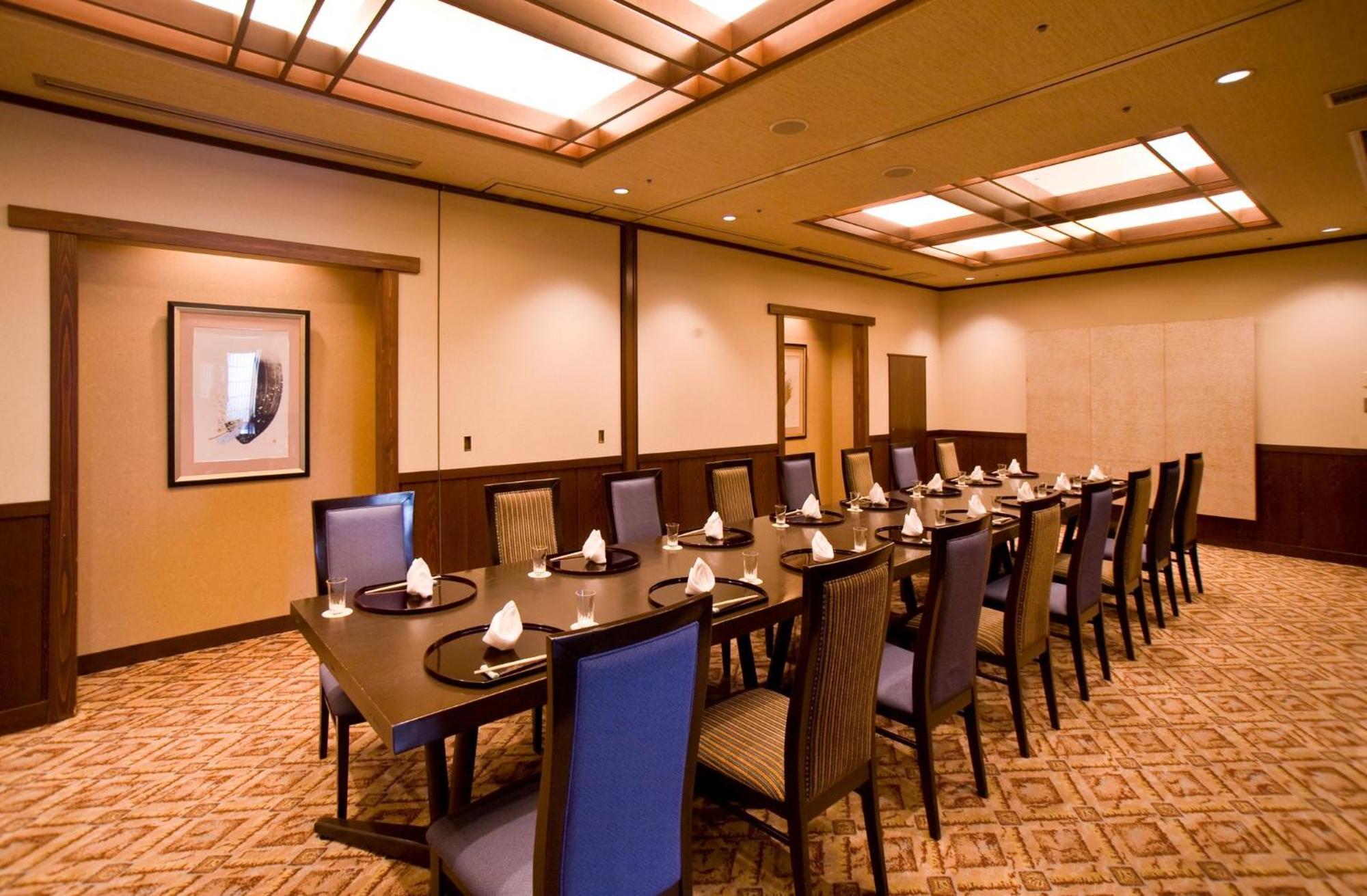 Hotel Ana Crowne Plaza Toyama By Ihg Exterior foto