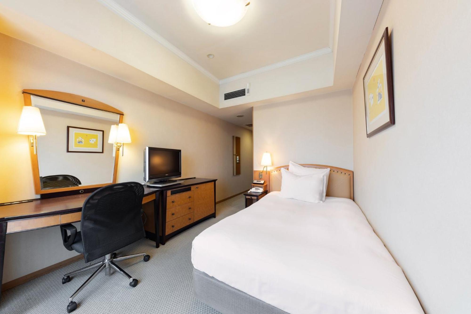 Hotel Ana Crowne Plaza Toyama By Ihg Exterior foto