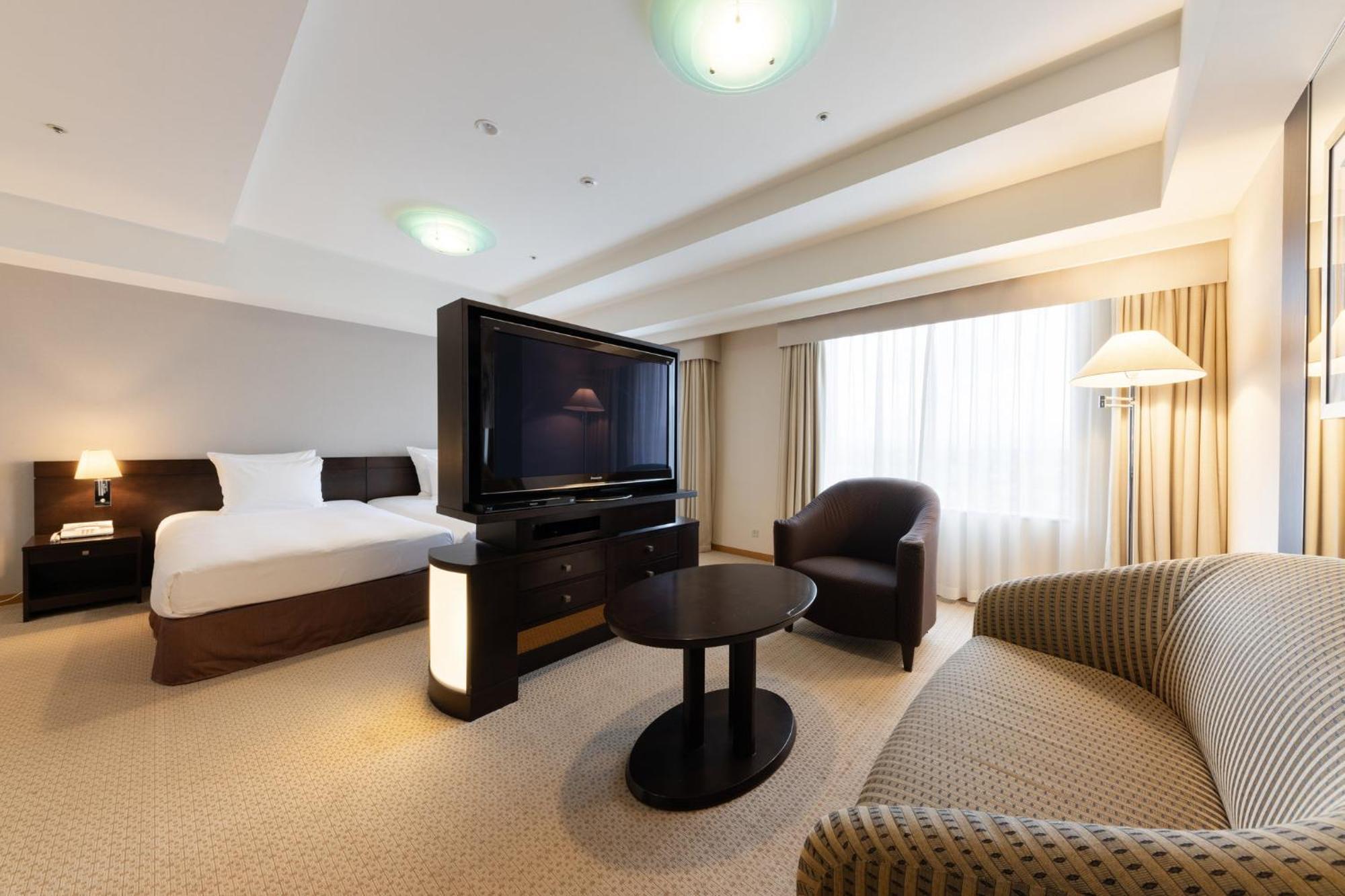 Hotel Ana Crowne Plaza Toyama By Ihg Exterior foto